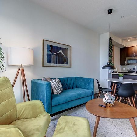 The Benetton Suite - Square One 1 Bedroom + Den + 1 Parking Mississauga Luaran gambar